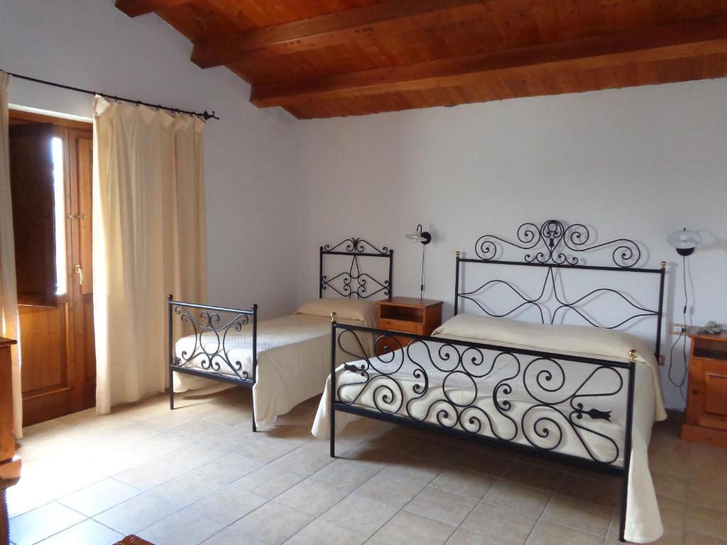 Hotel Su Baione Abbasanta Δωμάτιο φωτογραφία