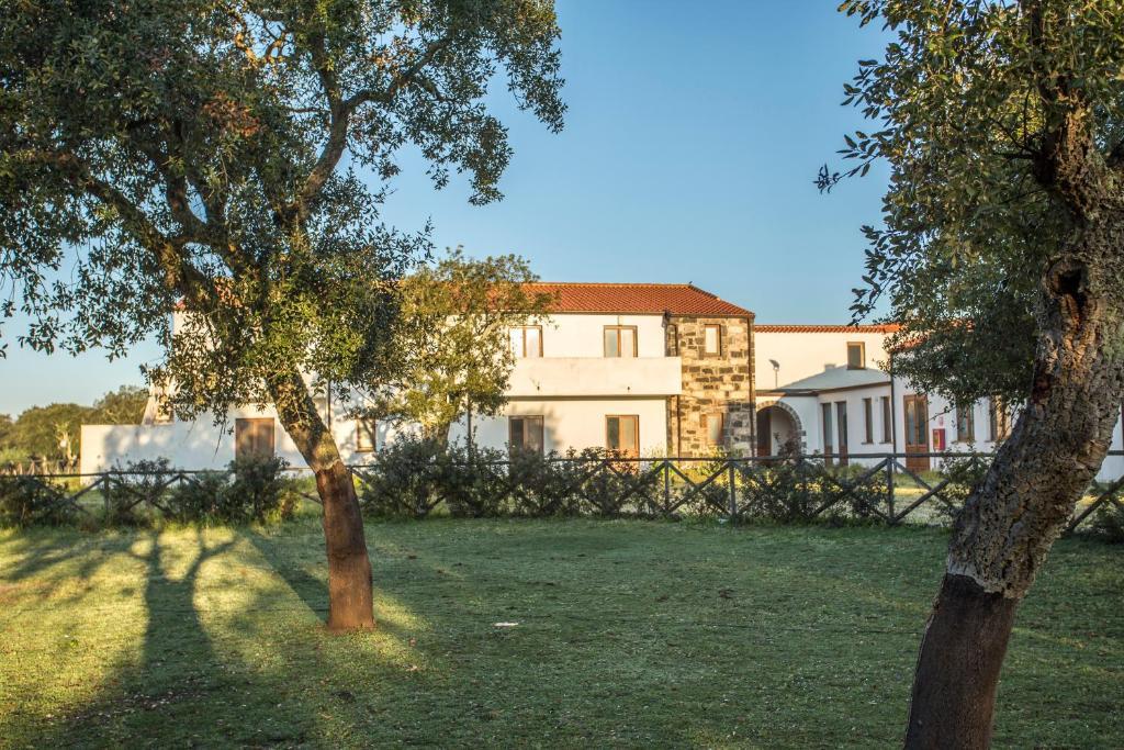 Hotel Su Baione Abbasanta Εξωτερικό φωτογραφία